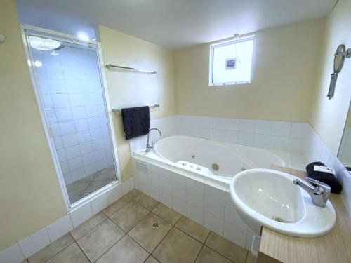 Osprey Holiday Village Unit 110 — hotel in Exmouth