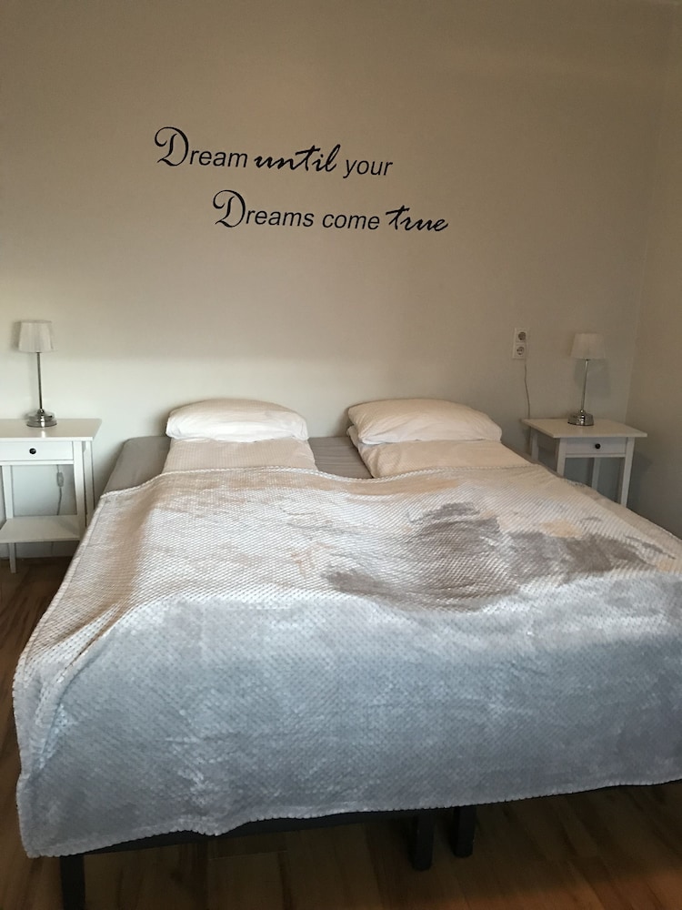 Svitan Guesthouse & Apartments