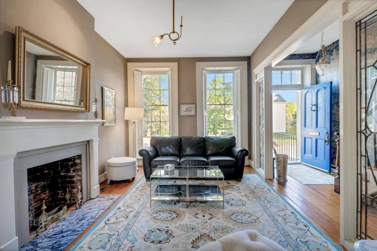 Historic Petersburg Row Home — 4-Star Luxury Hotel in Petersburg, United States
