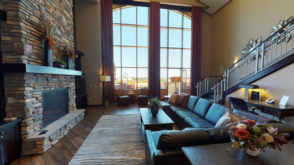 ClubHouse Hotel & Suites Fargo - photo 11