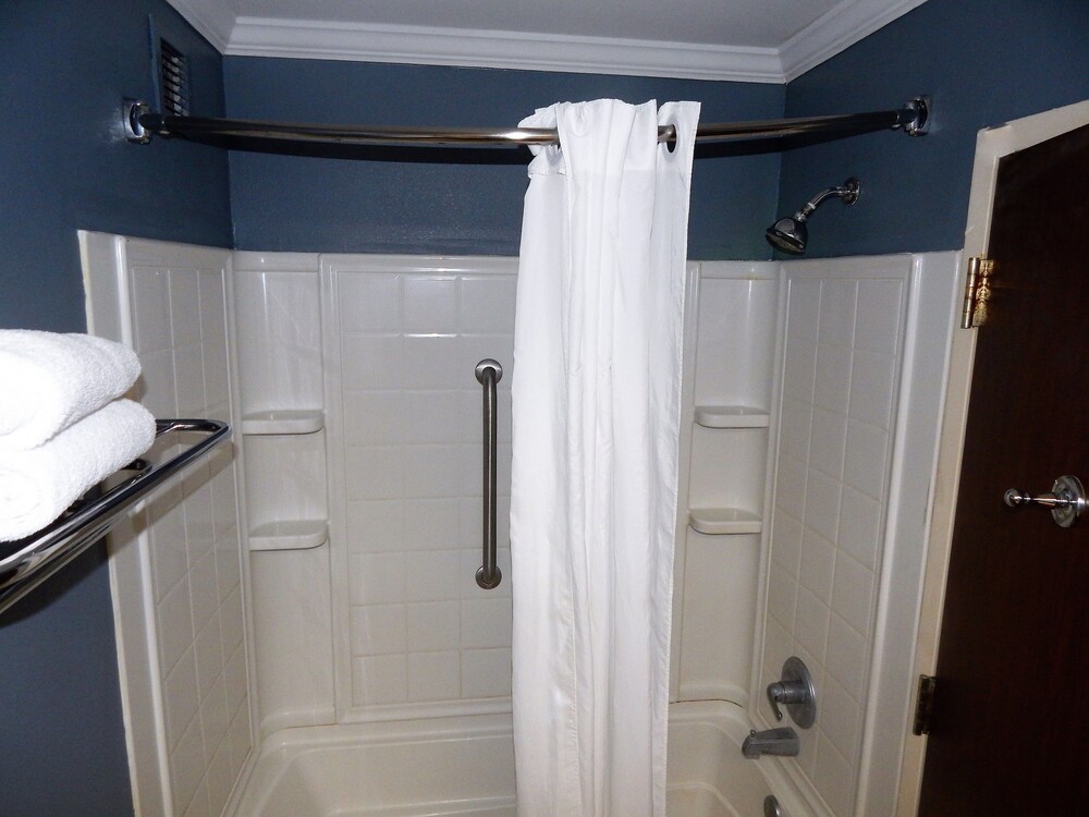 Richmond Suites Hotel - photo 30