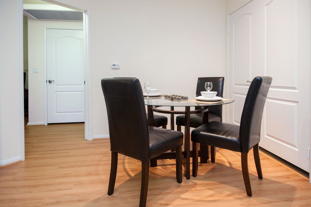 Sunshine Suites at 909 West Temple Street - photo 25