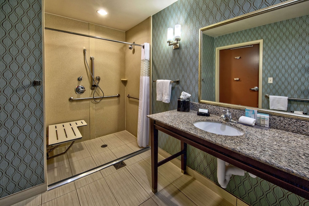 Hampton Inn & Suites Clarksville - photo 37
