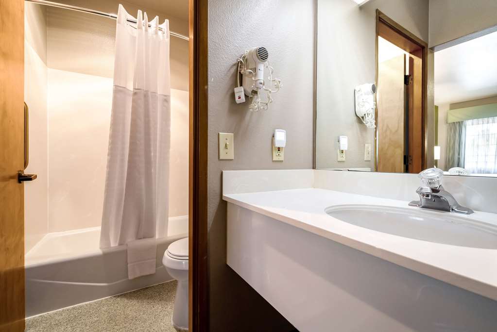 Quality Inn & Suites Bainbridge Island - photo 31