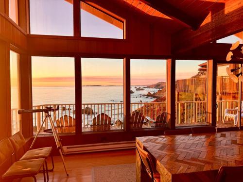 Kailua Bluffs Oceanfront - carbon neutral hotel in Unknown City