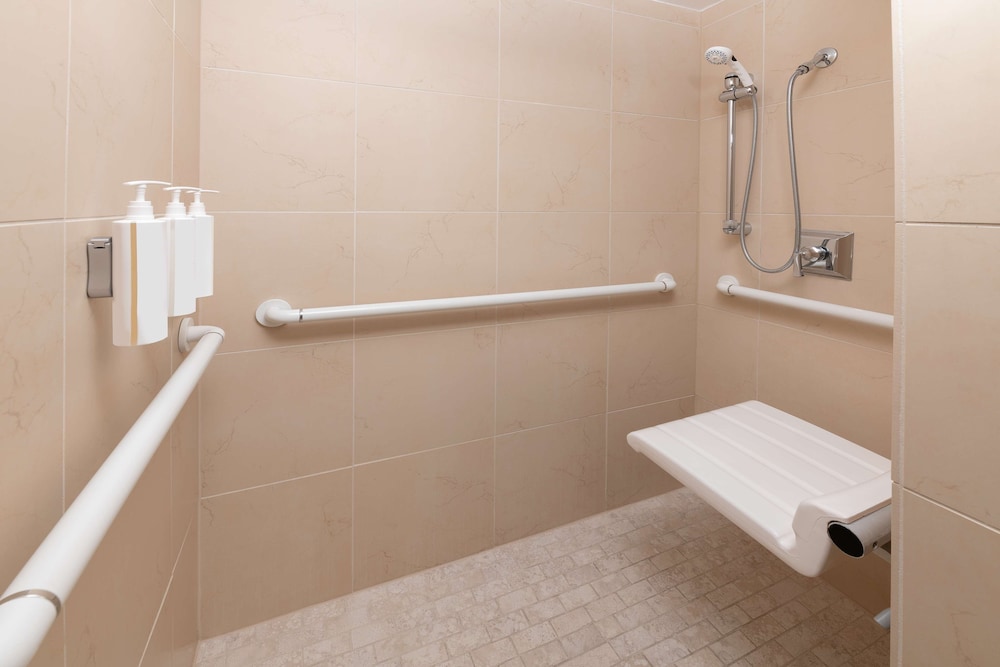 Embassy Suites by Hilton Bethesda Washington DC - photo 17