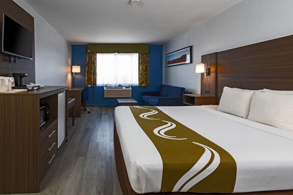 Quality Inn & Suites Tulare - photo 5