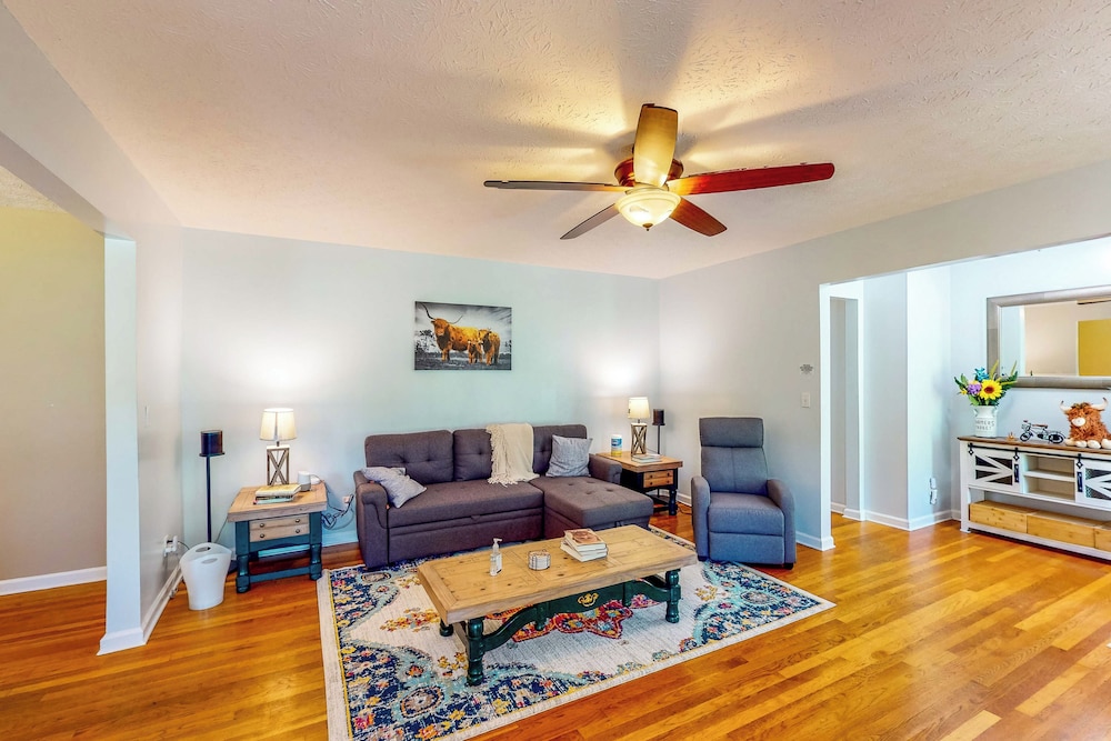 3br On Sprawling Acreage With Magnificent Views — Commerce