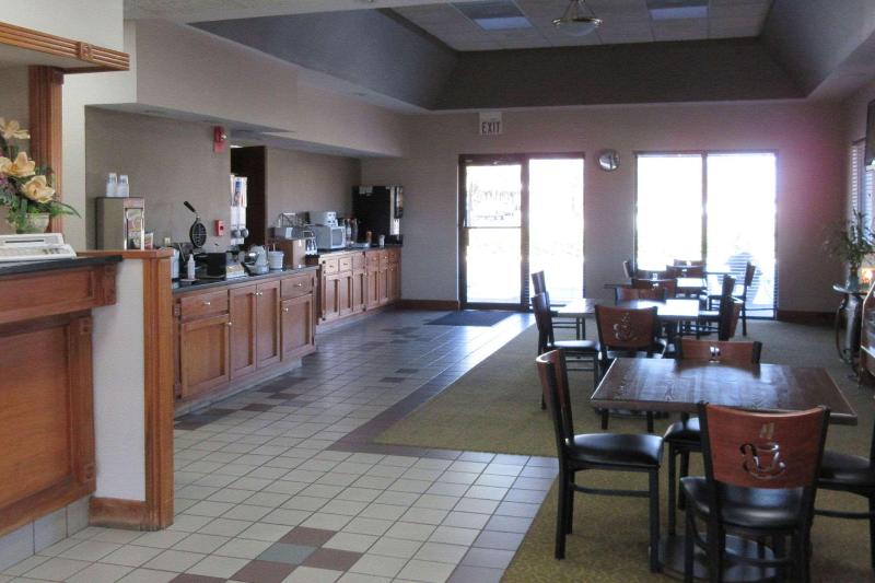 Super 8 by Wyndham Manchester TN - photo 39