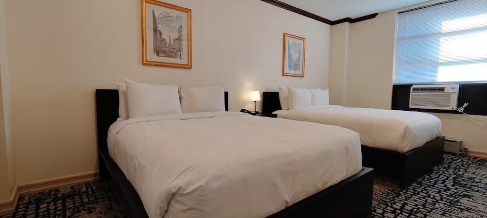 Night Hotel Broadway - photo 13