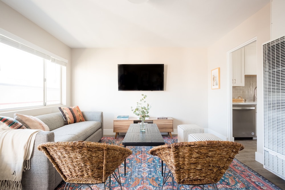 Seashore V By Avantstay Sleek La Jolla Flat 5mins From The Beach — La Jolla