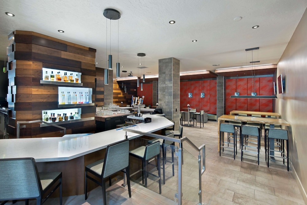 Embassy Suites by Hilton Los Angeles Downey - photo 77