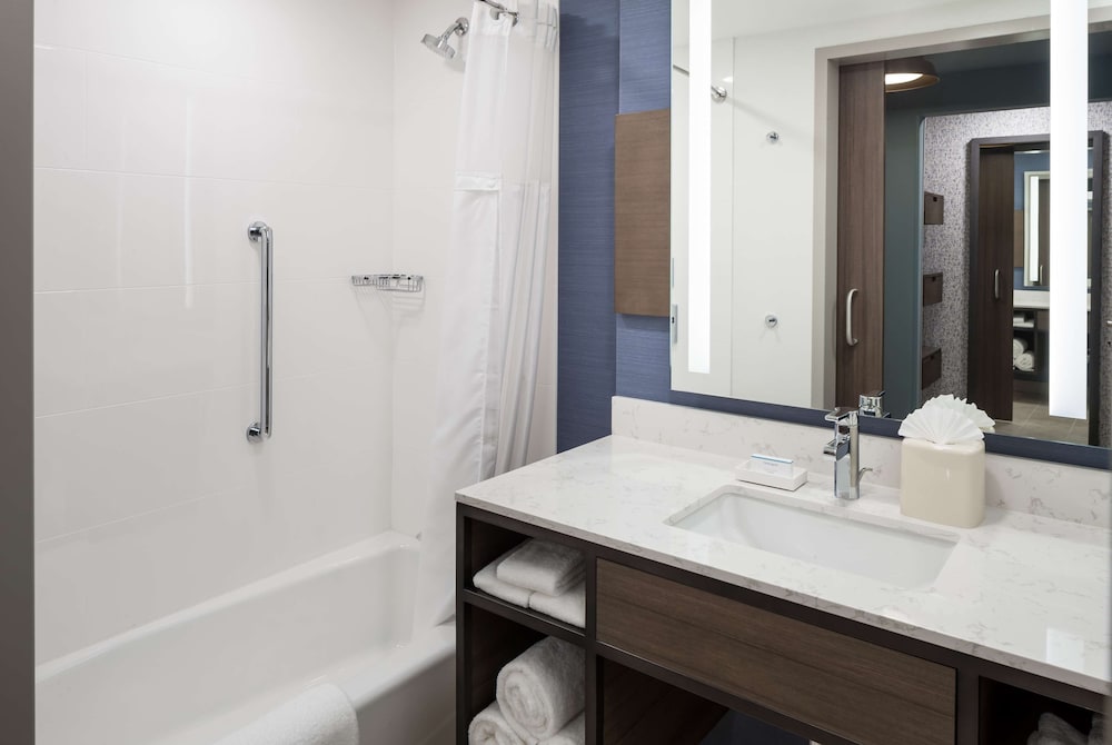 Hilton Garden Inn Madison Downtown - photo 25
