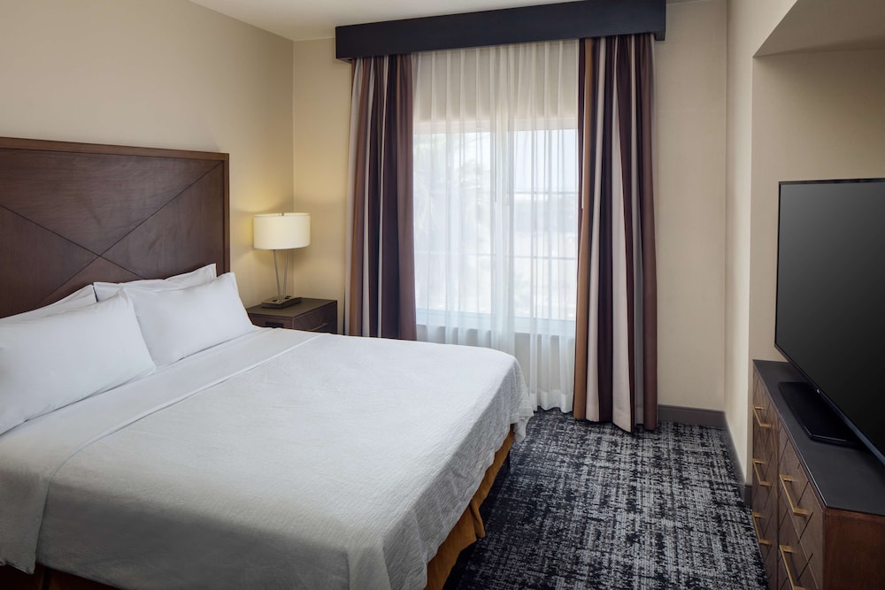 Embassy Suites by Hilton Laredo - photo 18