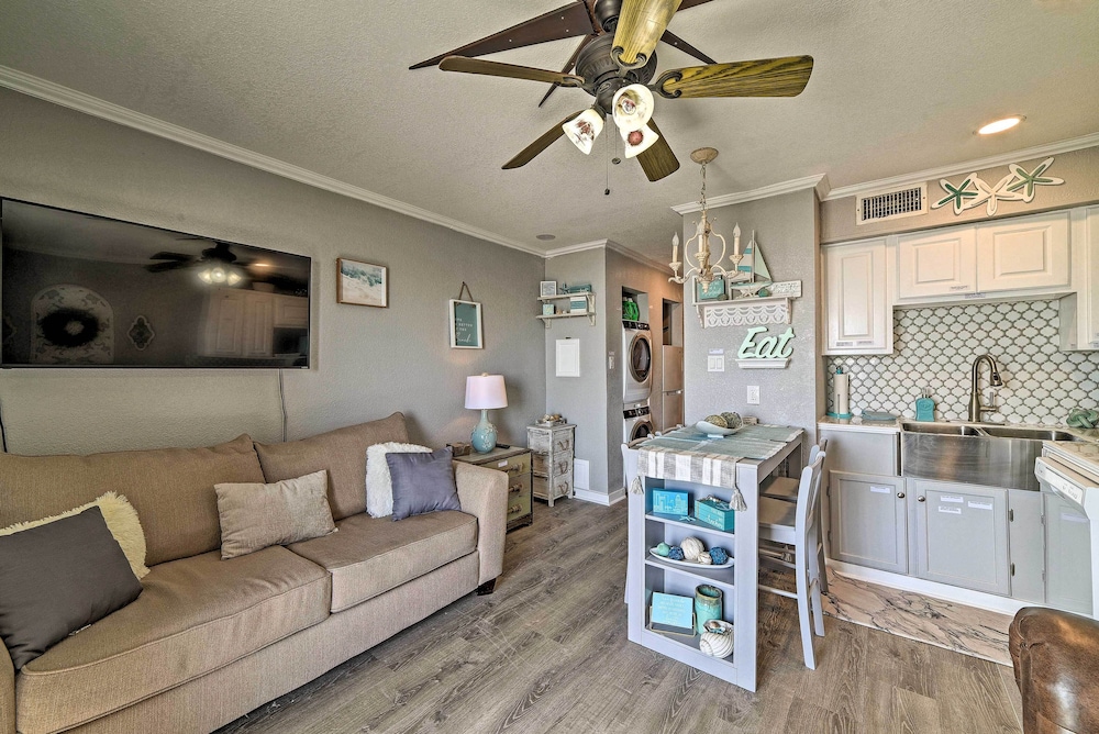 Oceanfront Corpus Christi Condo: Resort Perks - photo 12