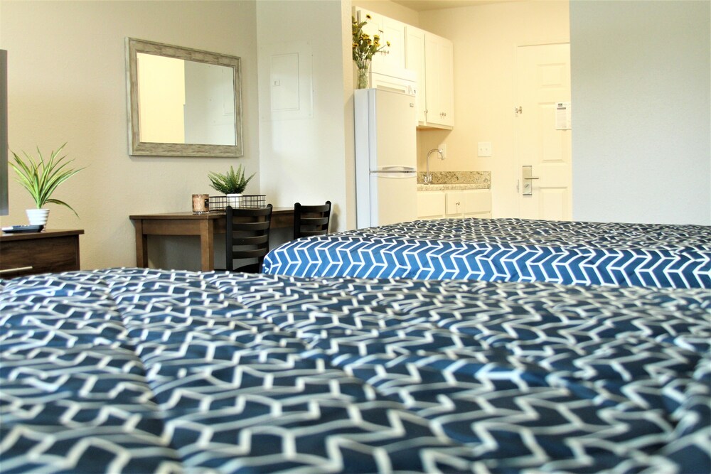 Stay Plus Extended Stay Suites - photo 17