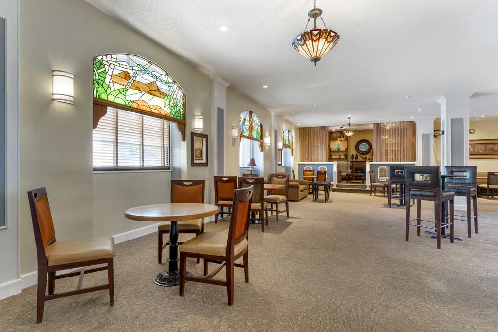 Best Western Plus Grosvenor Airport Hotel - photo 12
