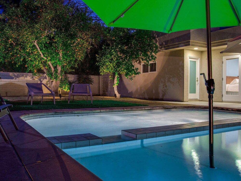 Boo Boo s Hideaway — 4-Star Luxury Hotel in Palm Springs, United States