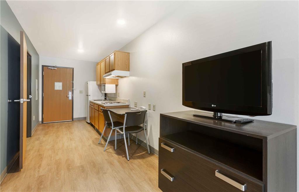 Extended Stay America Select Suites Phoenix North - photo 12
