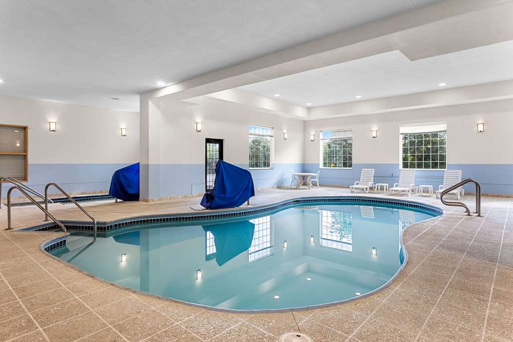 Comfort Suites Grayslake near Libertyville North - photo 36