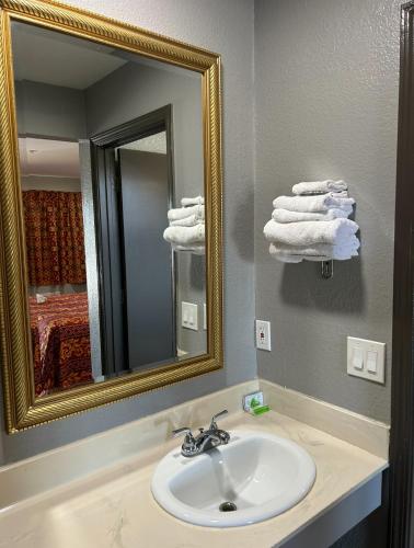 Valley Inn — Castro Valley — photo 4