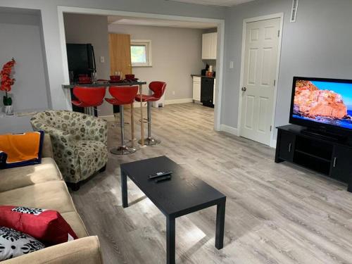 Entire Condo Minutes from Niagara Falls — 4-Star Luxury Hotel in Niagara Falls, United States