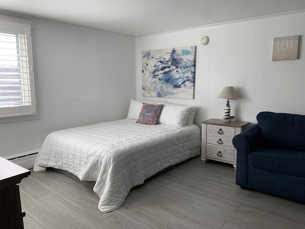 Vineyard Harbor Motel Private Beach - photo 46