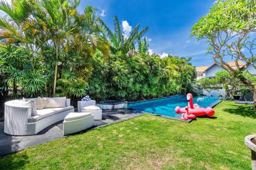 Massive 3BR Luxury Pool Mansion in Perrerenan — Canggu — photo 3