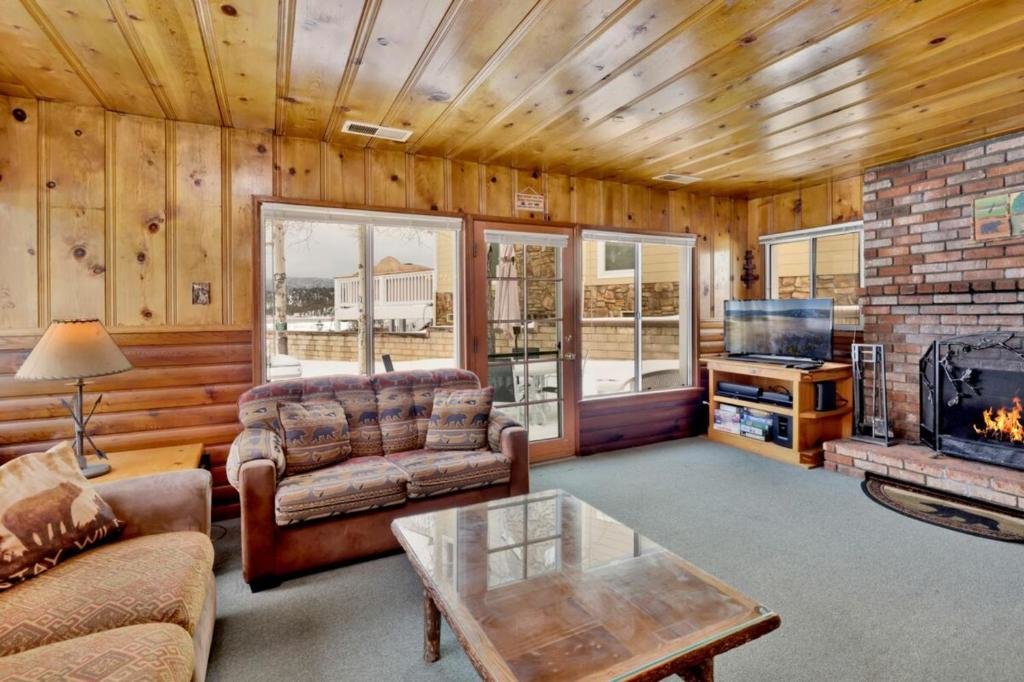 Lakeview Getaway #2120 by Big Bear Vacations — hotel in Big Bear Lake