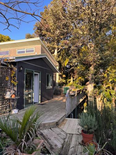 Queens Drive - carbon neutral hotel in Unknown City