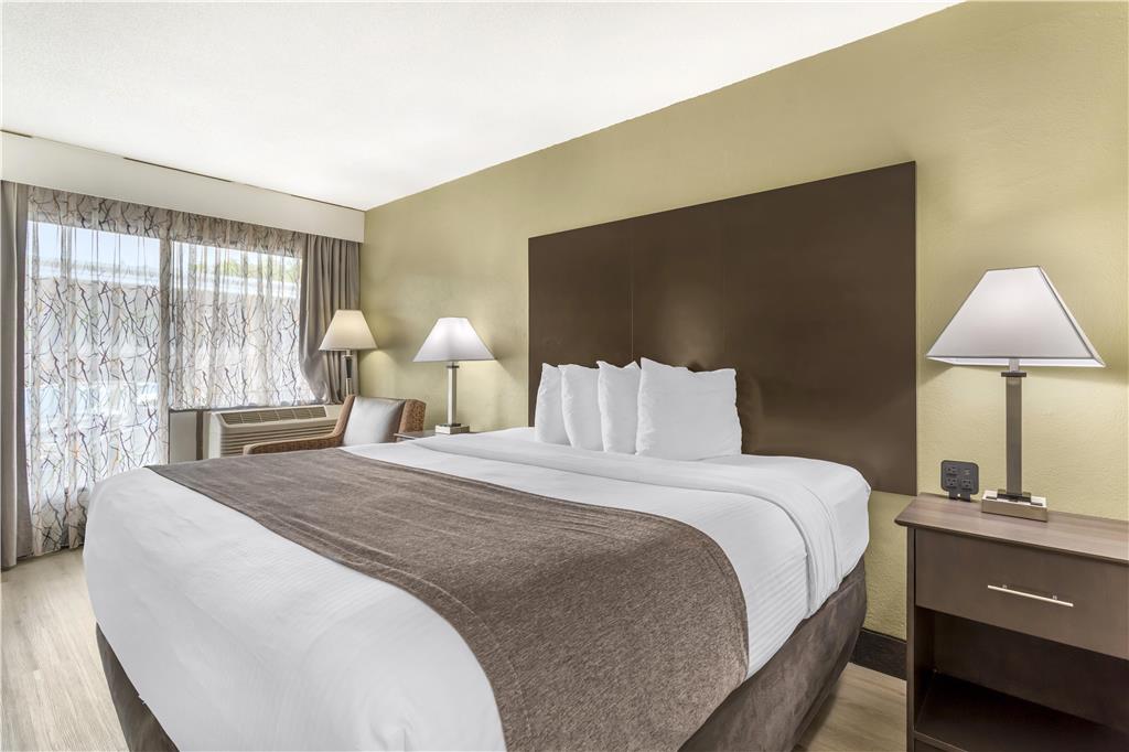 Best Western Asheville Blue Ridge Parkway - photo 19