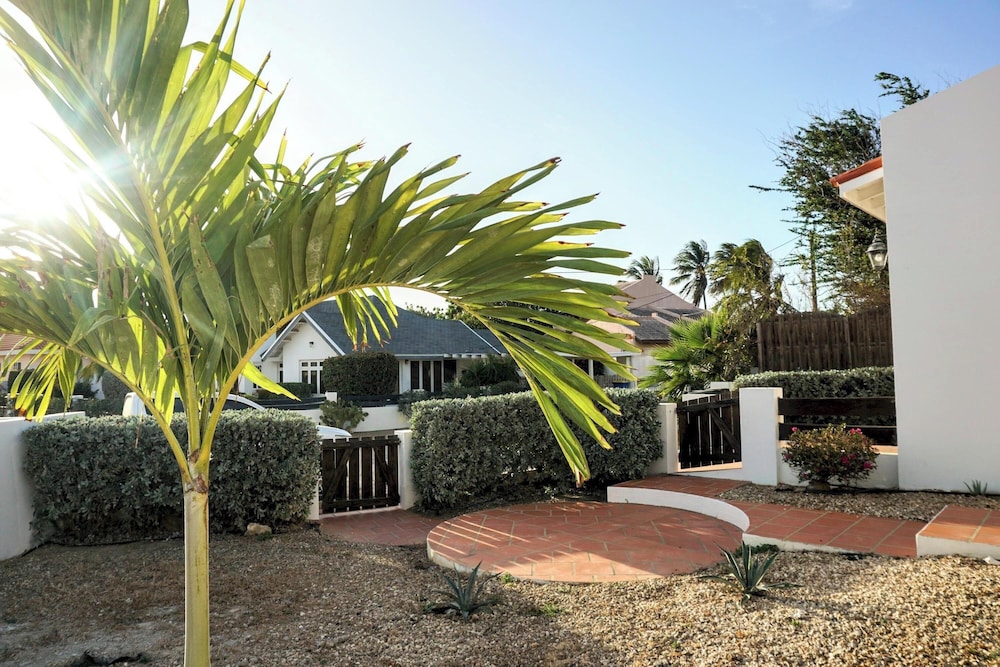 Cas Pega Pega Close To Beach Centrally Located in Paradera, Aruba