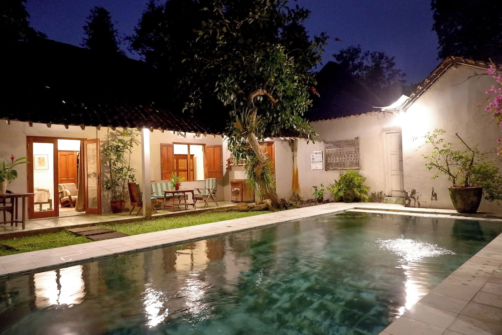 d'Omah Hotel Yogya - carbon neutral hotel in Sewon