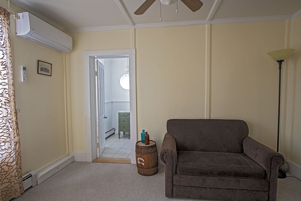 The Woodbine Inn - photo 17