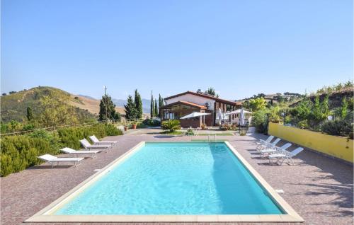 Cozy Home In Caccamo With Kitchenette — 4-Star Luxury Hotel in Caccamo, Italy