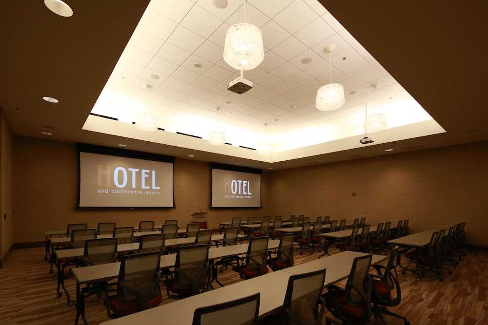 I Hotel And Illinois Conference Center - photo 32