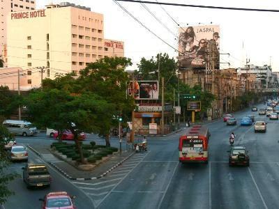 Prince Hotel - carbon neutral hotel in Ratchathewi
