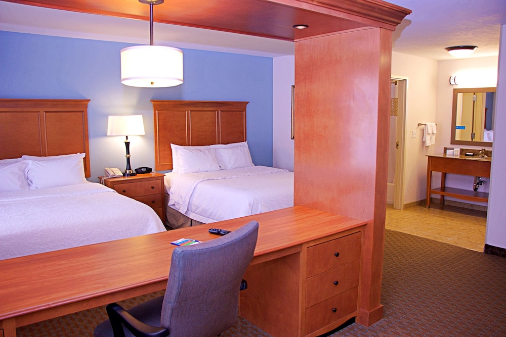 Hampton Inn Sidney NE - photo 11