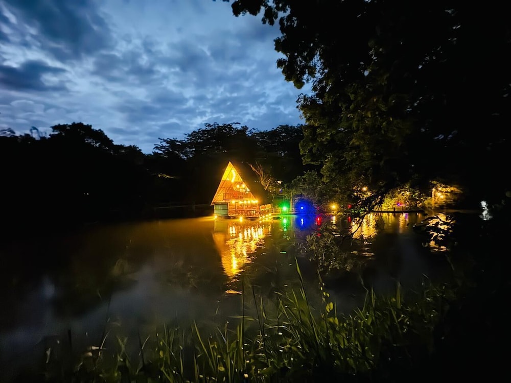 Stone Carving Resort - last minute hotel in Unknown City