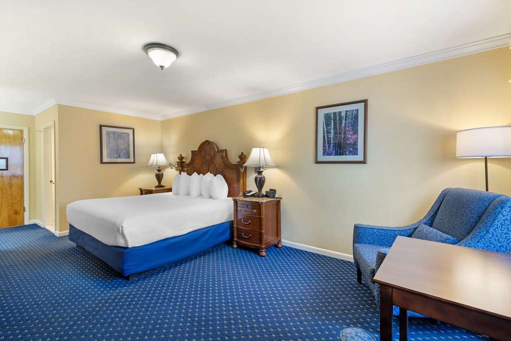 Best Western White House Inn 4308707 — Bangor