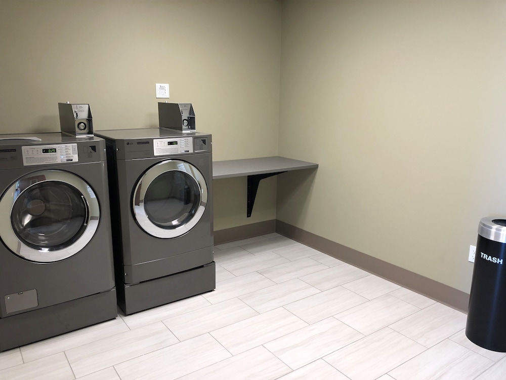 Holiday Inn Express & Suites Springfield North by IHG - photo 32