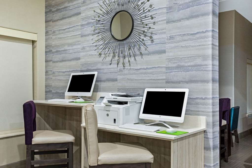 La Quinta Inn & Suites by Wyndham Pharr North McAllen - photo 51