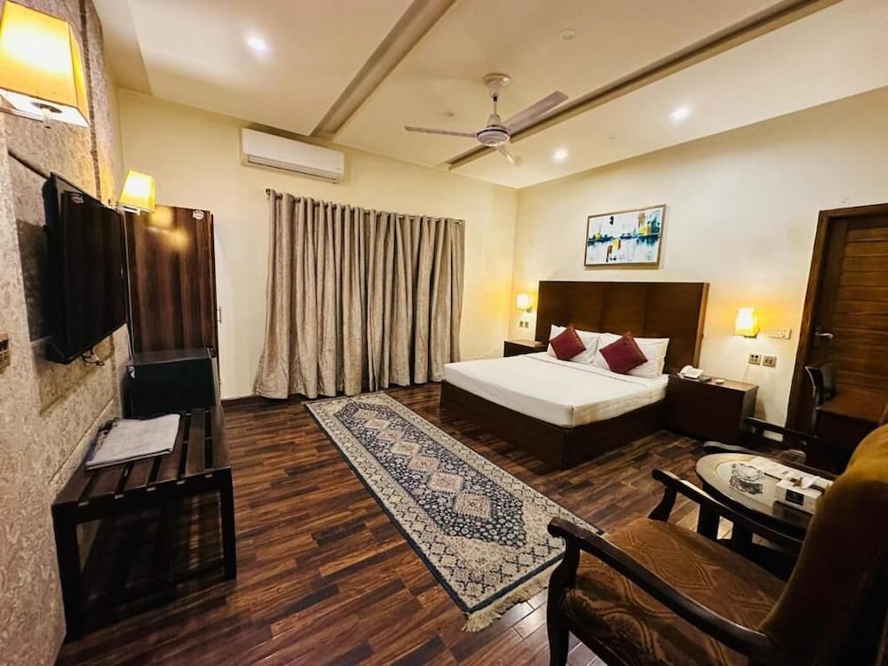 Sheltons Rezidor Lahore - last minute hotel in Lahore