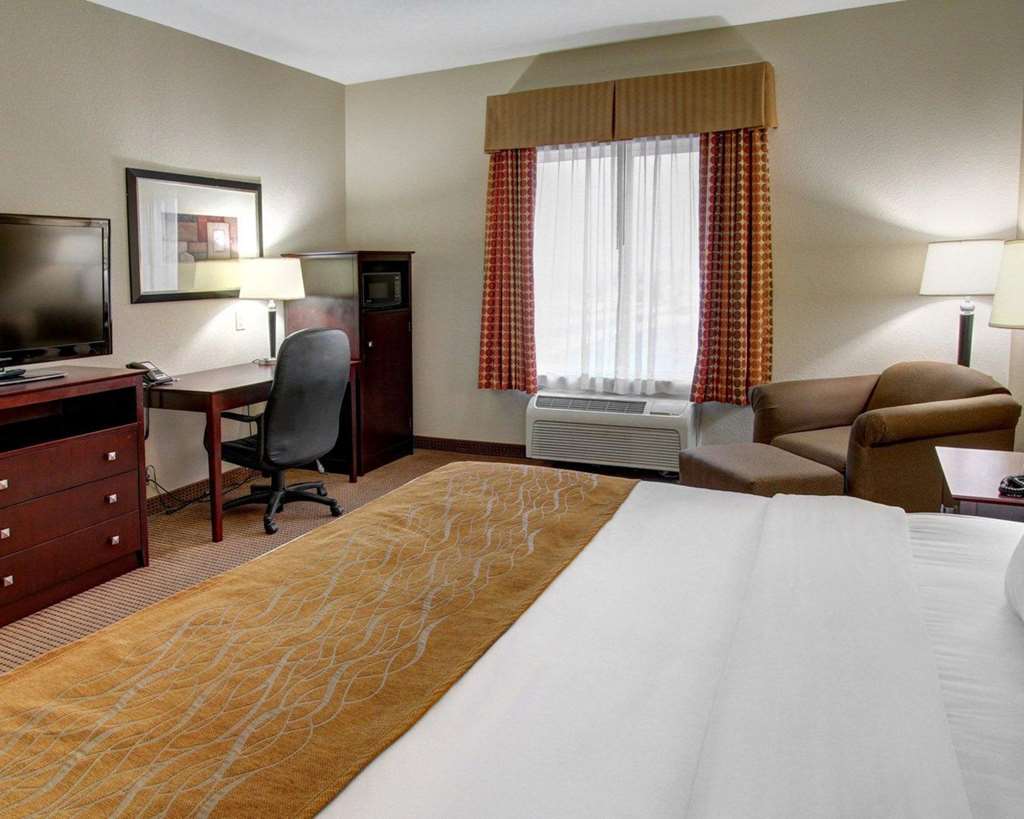Comfort Inn & Suites Alvarado - photo 12