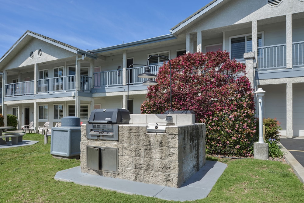 Cayucos Beach Inn - photo 35