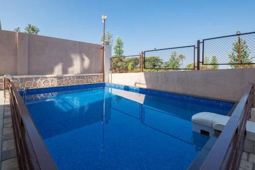 Grande Montana by StayVista Luxurious Hillside Villa featuring Pool Theater and Games Room — 5-Star Luxury Hotel in Panchgani, India