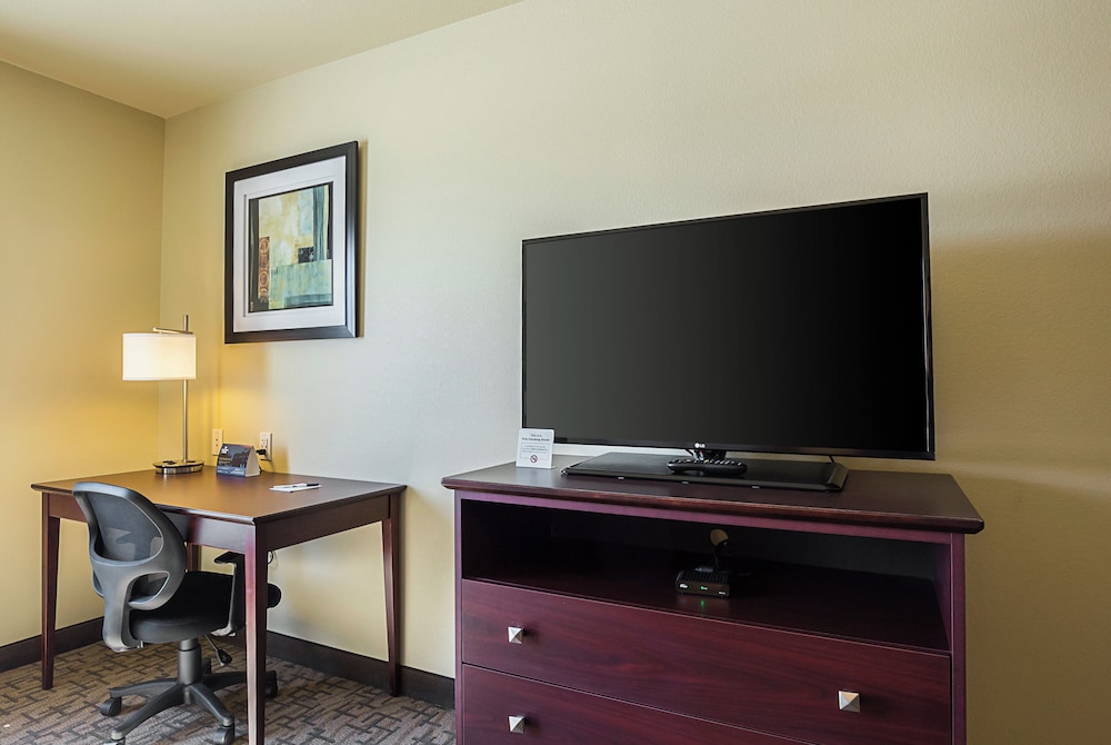 Cobblestone Inn & Suites Altamont - photo 14