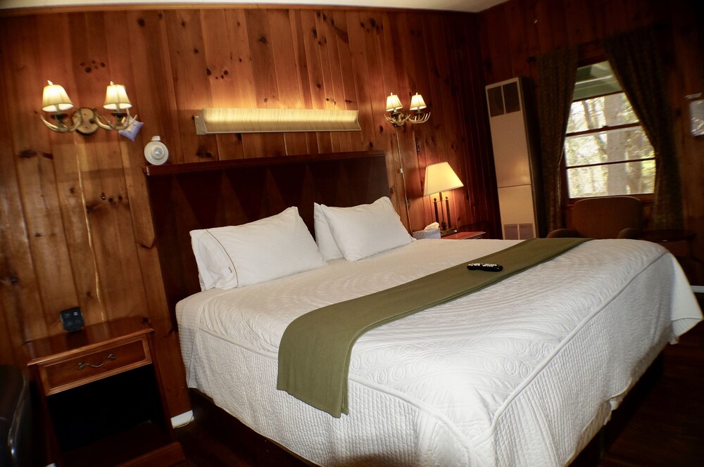 CedarWood Inn - photo 55