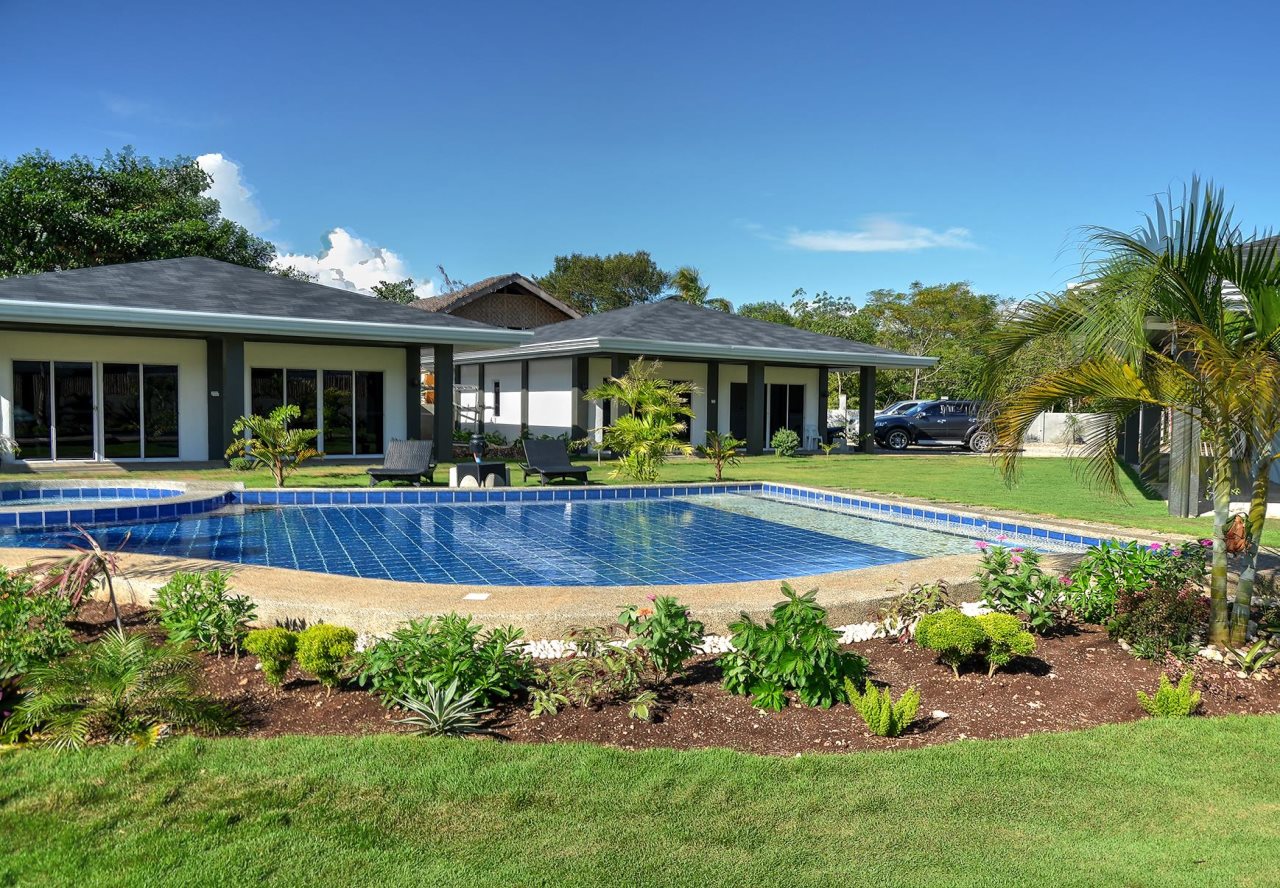 Alona Royal Palm Resort in Panglao, Philippines