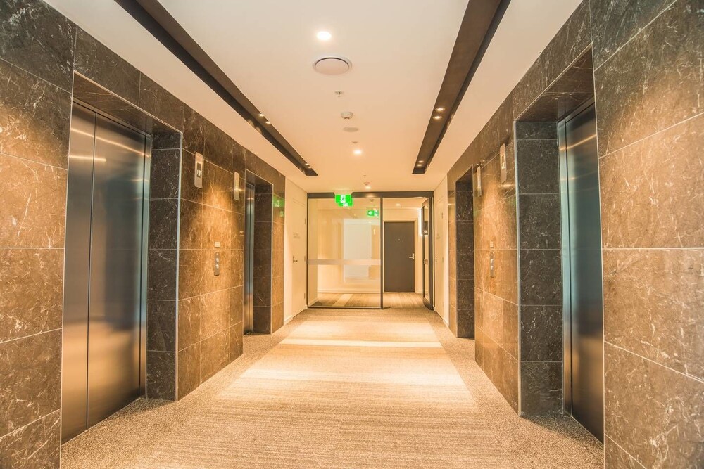 KozyGuru Wentworth Point 1 Bed Waterview Apt NWP017 1705 — 4-Star Luxury Hotel in Sydney, Australia